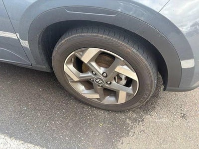 2024 Hyundai VENUE SEL IVT