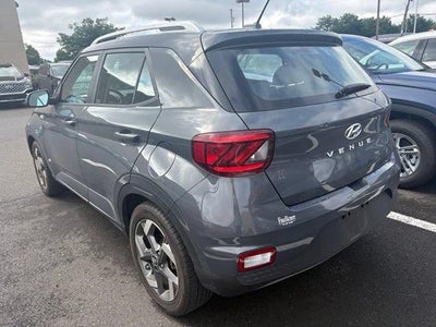 2024 Hyundai VENUE SEL IVT