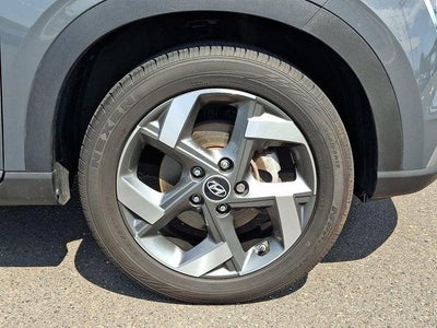 2024 Hyundai VENUE SEL IVT