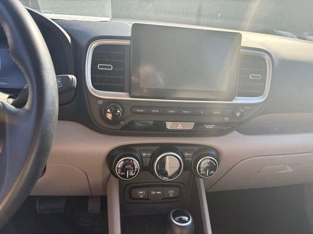 2023 Hyundai VENUE SEL IVT