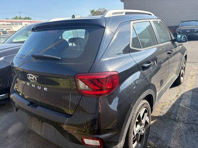 2023 Hyundai VENUE SEL IVT