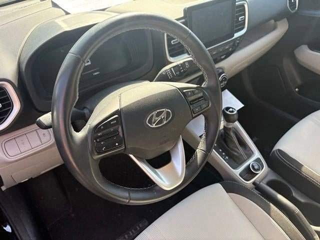 2023 Hyundai VENUE SEL IVT