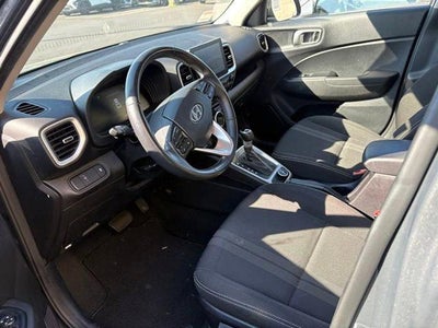 2023 Hyundai VENUE SEL IVT